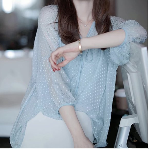 💎 Aqua Luxe: Chic Sky-Blue Silk-Blend Two-Piece Top 💎 - Picture 4 of 11